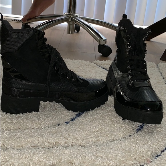 commander chunky boots